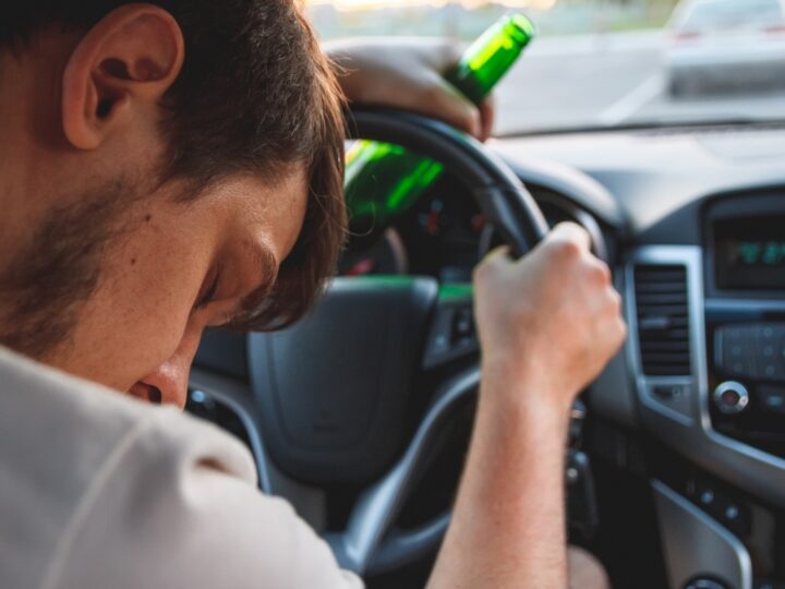 Mężczyzna z Pułtuska złapany za jazdę pod wpływem alkoholu, pomimo zakazu i poszukiwań