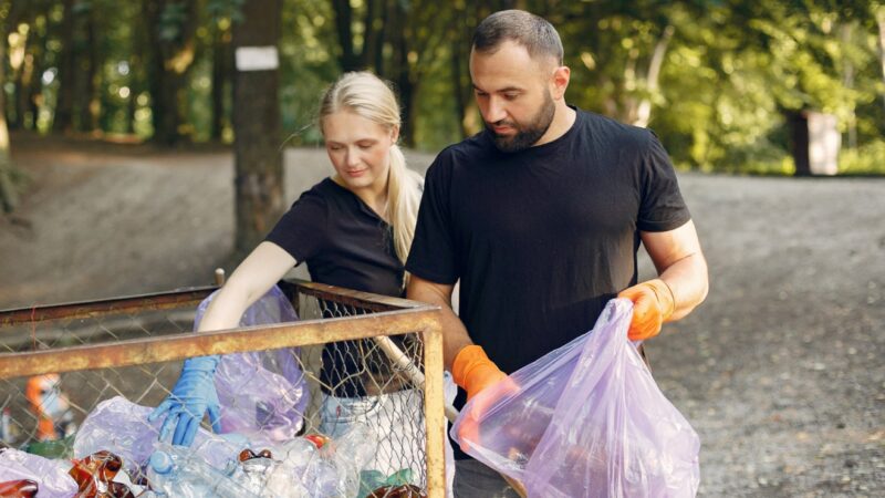 Narzucona przez Unię Europejską selektywna zbiórka odpadów tekstylnych od 2025 roku w powiecie pułtuskim