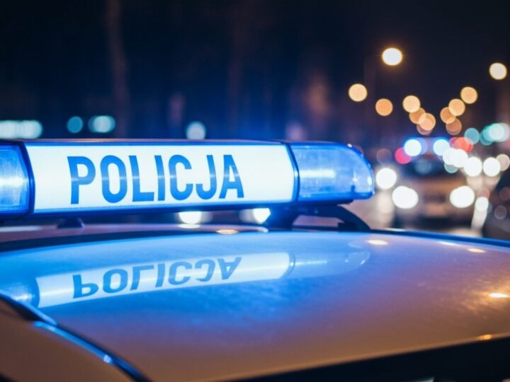 Młody mężczyzna zatrzymany po zniszczeniu BMW w Pułtusku