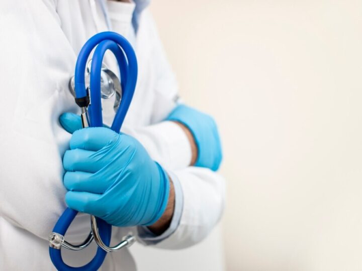 Bezpieczeństwo dzieci na pierwszym miejscu: Policjanci edukują uczniów